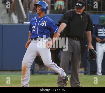 6 juin 2015 - Rancho Bernardo's Calvin Mitchell marque son premier run de l'équipe dans la deuxième manche. photo de Bill Wechter.User Télécharger Description : Calvin Mitchell, Rancho Bernardo high school baseball (crédit Image : © San Diego Union-Tribune via Zuma sur le fil) Banque D'Images