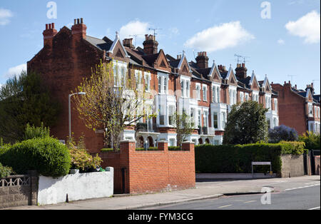 Maisons sur Clapham Common Northside - London UK Banque D'Images