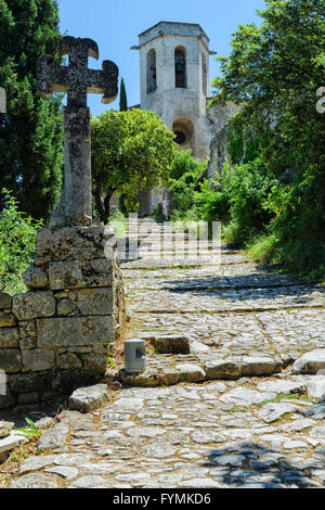 Village médiéval d'Oppède le Vieux, Notre Dame Dalidon Église, Vaucluse, Provence Alpes Cote d'Azur, France Banque D'Images