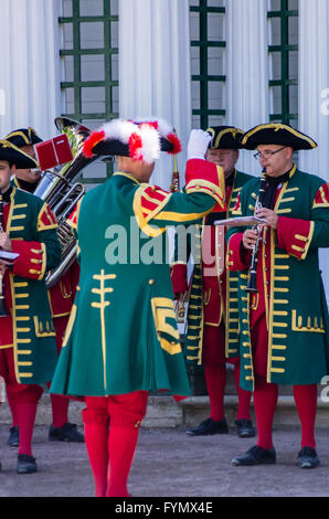 Orchestre en robe ancienne à Peterhof, Russie Banque D'Images