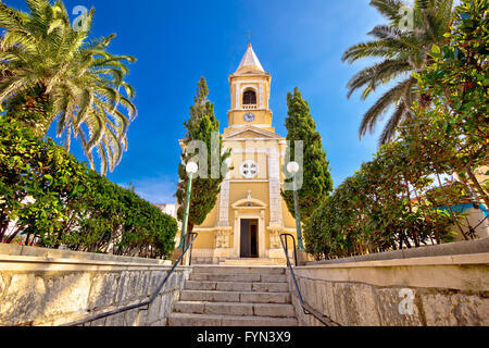 Sur l'île de Pag Novalja church view Banque D'Images