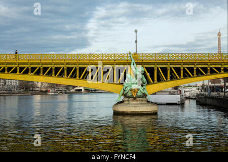 Pont Mirabeau, pont Mirabeau, Paris, 2015 Banque D'Images