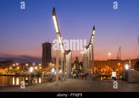 Rambla de Mar, passerelle, coucher de soleil, Port Vell, Barcelone, Espagne Banque D'Images