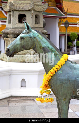 Cheval dans le temple des palais de bronze Banque D'Images