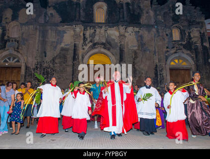 Nicaragua non identifié à prendre part à la procession des Rameaux à Granada Nicaragua Banque D'Images