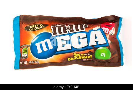 Winneconni, WI - 19 juin 2015 : Mega M&M's bonbons au chocolat Banque D'Images