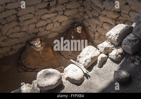 Chauchilla Cemetery avec momies préhispanique dans Nazca désert, Pérou Banque D'Images