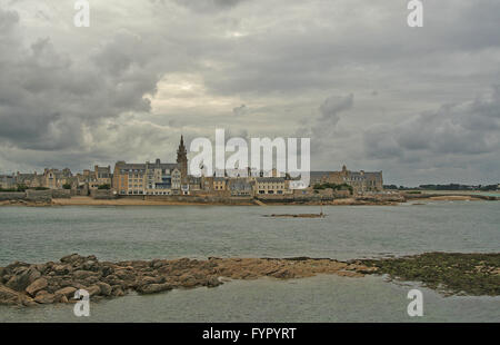 Vue de la ville de Roscoff en Bretagne (France) Banque D'Images