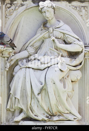 Bas-relief sculpture sur Fonte Gaia (fontaine du monde) La Piazza del Campo Sienne Toscane Italie Europe Banque D'Images