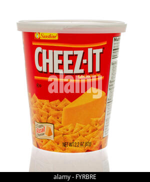 Winneconne, WI - 18 Nov 2015 : un récipient de Cheez-it craquelins cuits au four. Banque D'Images