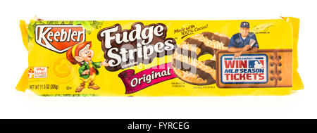 Winneconni, WI - 23 juin 2015 : Paquet de Keebler fudge stripe cookies Banque D'Images