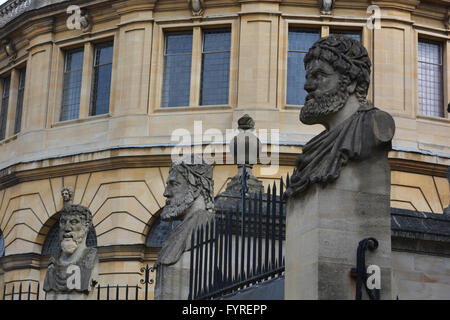 Sheldonian Theatre, bâtiment classé dans le centre-ville d'Oxford. Salle de cérémonie officielle de l'Université d'Oxford, Angleterre Banque D'Images