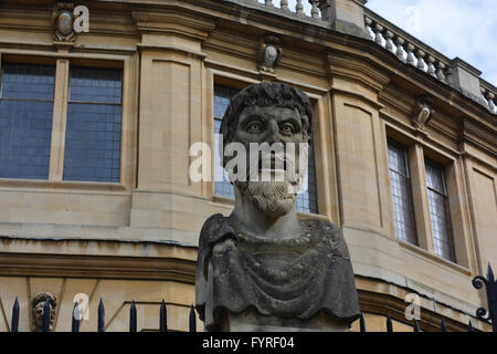 Sheldonian Theatre, bâtiment classé dans le centre-ville d'Oxford. Salle de cérémonie officielle de l'Université d'Oxford, Angleterre Banque D'Images