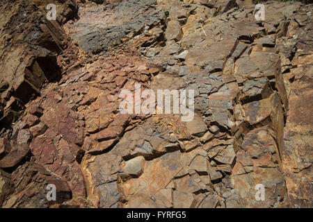 La texture de pierre fissurée - gros plan crack rock Banque D'Images