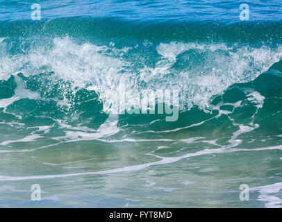 Vagues puissantes pause à Lumahai Beach, Kauai Banque D'Images