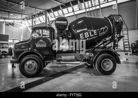 Mercedes-Benz camion de transport à béton LB327, 1966. Banque D'Images