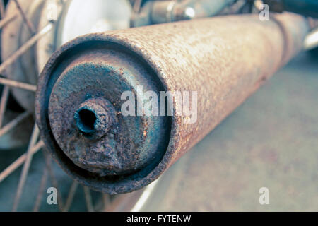 Silencieux moto rusty Banque D'Images