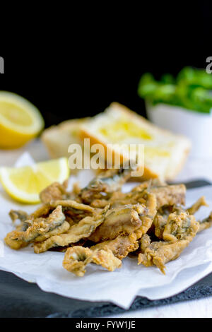 Anchois frits Banque D'Images