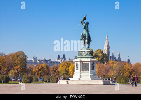 Vienne, Autriche - 2 novembre 2015 : Statue de l'Archiduc Charles sur la Heldenplatz à Vienne, Autriche. Conçu par Anton Dominik Banque D'Images