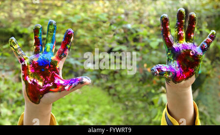 Painted children's hands Banque D'Images