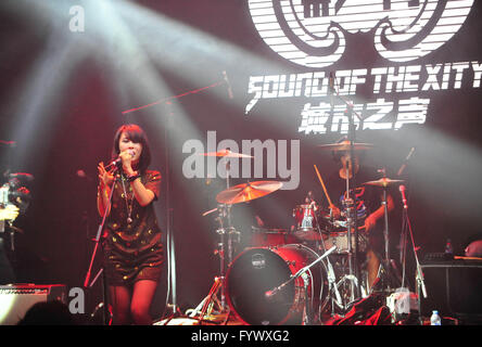 Beijing, Chine. Apr 27, 2016. La bande Twinkle Star effectue au cours de l'écoute de la musique d' Festival à Beijing, capitale de la Chine, le 27 avril 2016. © Xiao Xiao/Xinhua/Alamy Live News Banque D'Images