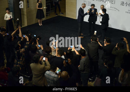 Beijing, Beijing, Chine, du RCS. Apr 26, 2016. Beijing, Chine - le 26 avril 2016 : (usage éditorial uniquement. Chine ) Exposition de photographie par Pang Xiaowei appelé ''Freistaat Sachsen : Accueil à la technologie allemande extraordinaire'' a débuté au Musée national de Chine à 4h le 26 avril. Ce lieu est connecté avec de grands noms comme Martin Luther, Bach, Goethe, Webb, Schuhmann, Wagner, Nitzsch. © SIPA Asie/ZUMA/Alamy Fil Live News Banque D'Images