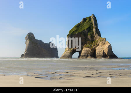 Îles d'Archway, Wharariki Beach, New Zealand's South Island Banque D'Images