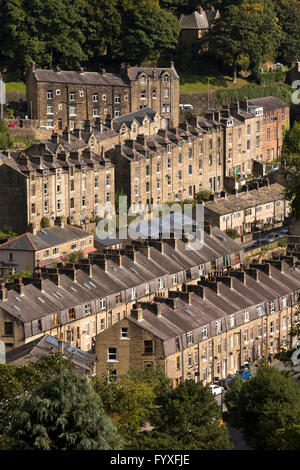 Royaume-uni, Angleterre, dans le Yorkshire, Calderdale Hebden Bridge, cinq étages, au rez-de-chaussée l'étage 'flying freehold' houses Banque D'Images