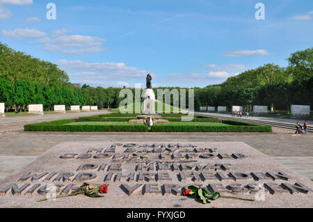 Monument commémoratif de guerre soviétique, Treptow, Berlin, Allemagne Banque D'Images