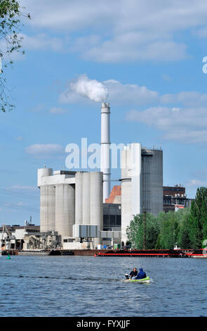 Power station Klingenberg avec cimenterie, Rummelsburg, Berlin, Allemagne / Spree, Vattenfall Banque D'Images