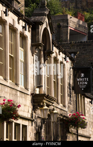 Royaume-uni, Angleterre, dans le Yorkshire, Calderdale Hebden Bridge, porte de la ville, avant de l'White Lion Pub Banque D'Images