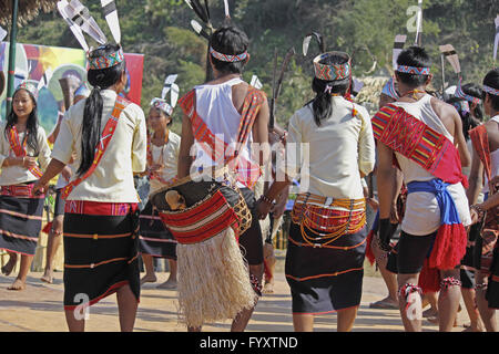 Tribus Wancho performing dance Banque D'Images