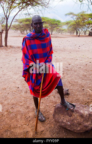 Portrait homme Massaï en Tanzanie, Afrique Banque D'Images