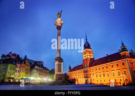 Vieille ville de Varsovie, Pologne la nuit Banque D'Images