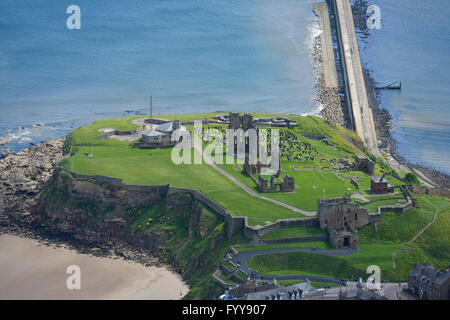 Une vue aérienne de Tynemouth Castle et Prieuré Banque D'Images