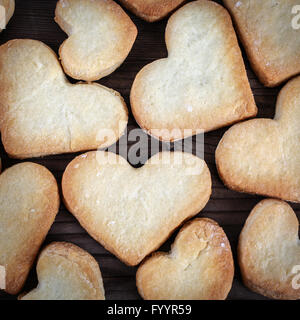 Les cookies en forme de coeur Banque D'Images