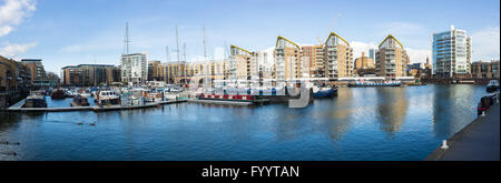 Toits de Limehouse Basin Marina à Londres Banque D'Images