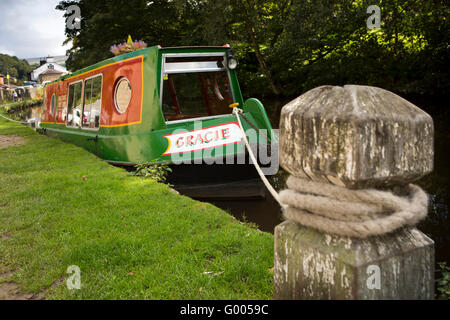 Royaume-uni, Angleterre, dans le Yorkshire, Calderdale Hebden Bridge, se cogner, Quai Rochdale Canal Voyage bateau étroit Gracie attaché Banque D'Images