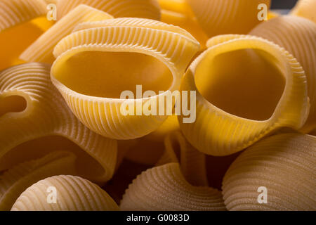 Lumaconi (gros bouchons) les pâtes de tradition du sud de l'Italie - macro détail Banque D'Images