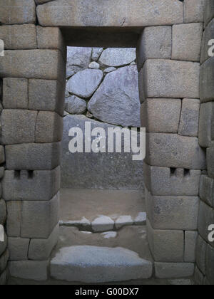 Gate way montrant la pierre à Machu Picchu, Pérou Banque D'Images
