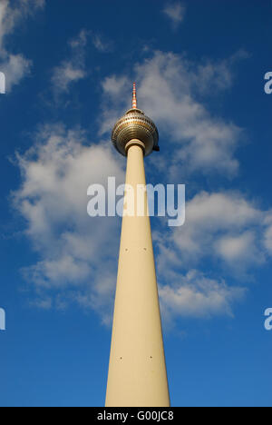 Berliner Fernsehturm am Alexanderplatz Banque D'Images