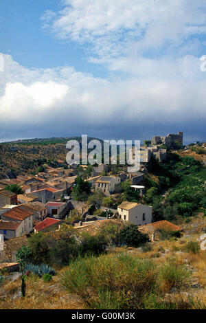 Village avec de vieilles maisons en France Banque D'Images