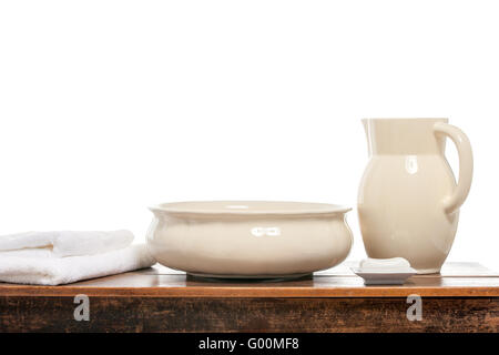 Pichet d'eau et du bassin Banque D'Images