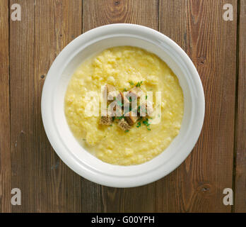 Kartoffel Suppe Milch - soupe au lait de pommes de terre du Tyrol Banque D'Images