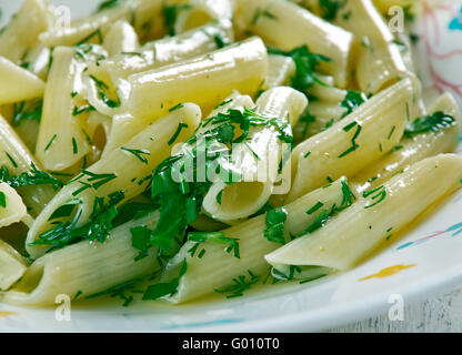 Pennette al pesto alla genovese pâtes - Banque D'Images