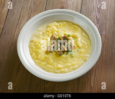 Kartoffel Suppe Milch - soupe au lait de pommes de terre du Tyrol Banque D'Images