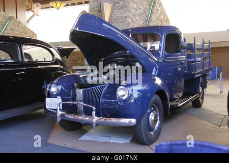 40 ford camion à côté de pieu Banque D'Images