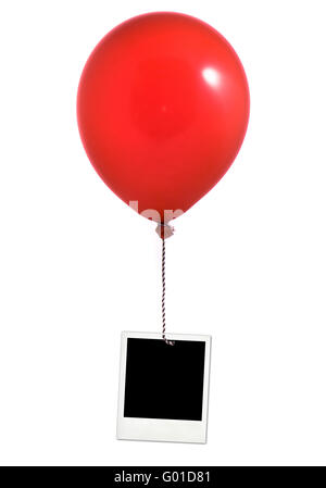 Cadre photo et ballon rouge sur fond blanc Banque D'Images