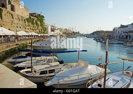 Minorque, Iles Baléares, Espagne : vue panoramique sur le port de Ciutadella Banque D'Images