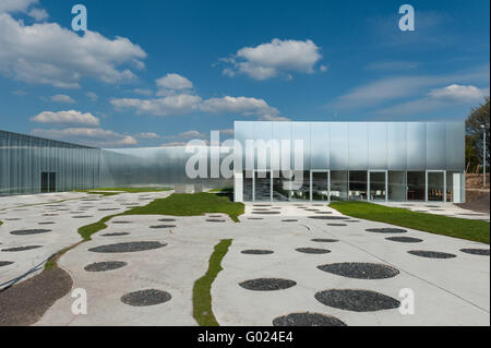 En France, Lens - Louvre-Lens conçu par SANAA Kazuyo Sejima et Ryue Nishizawa Banque D'Images